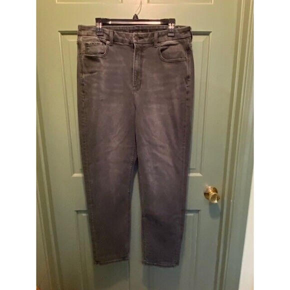 American Eagle Women's Size 12 Gray High Rise Denim Stretch Curvy Mom Jeans - Picture 1 of 11